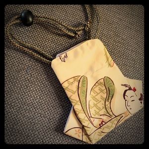 Face mask with adjustable straps